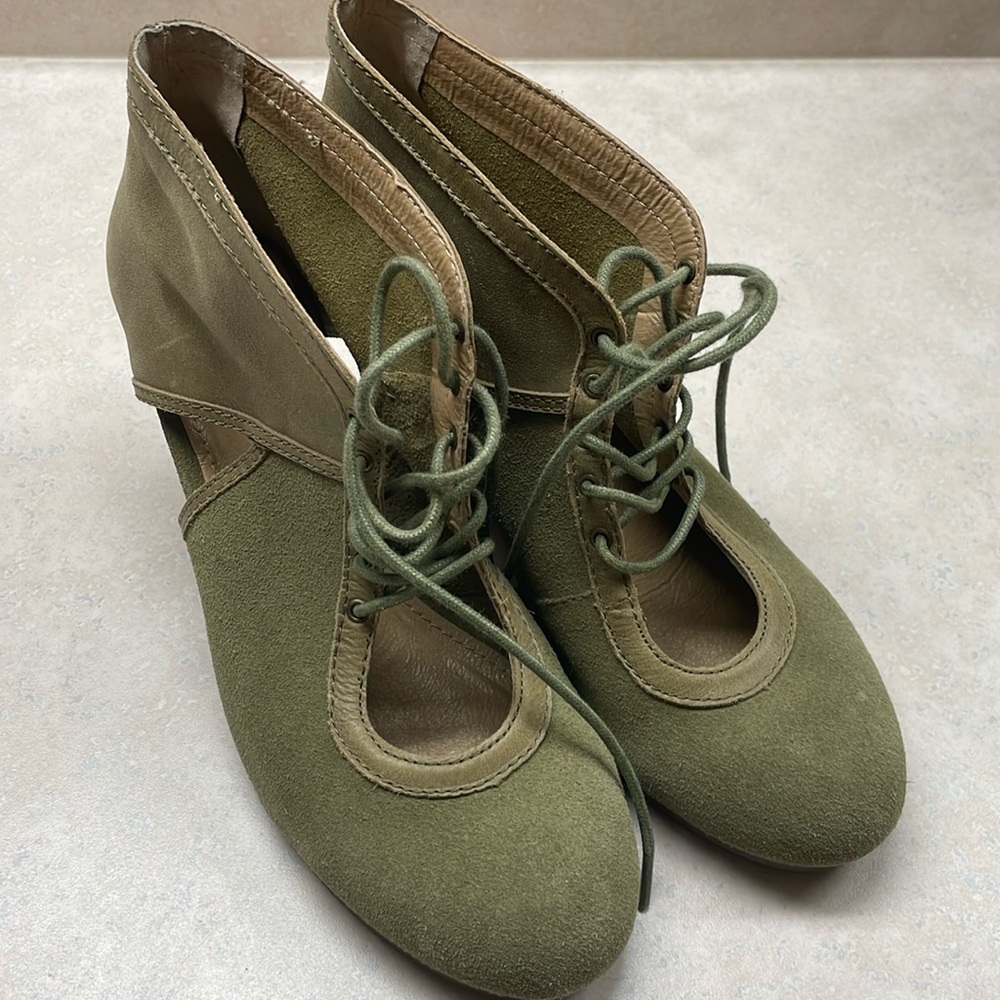 Latigo Booties
